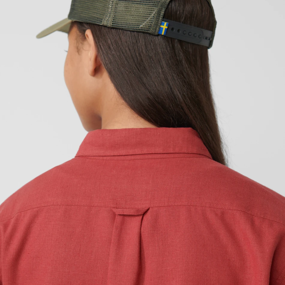 Fjallraven_koszula_turystyczna_Ovik_Travel_Shirt_LS_W_7.webp