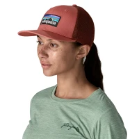 P-6 Logo Trucker Hat, kolor: Potters Red