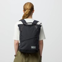 vardag_totepack_22_23200341-037_f_model_2113.jpg