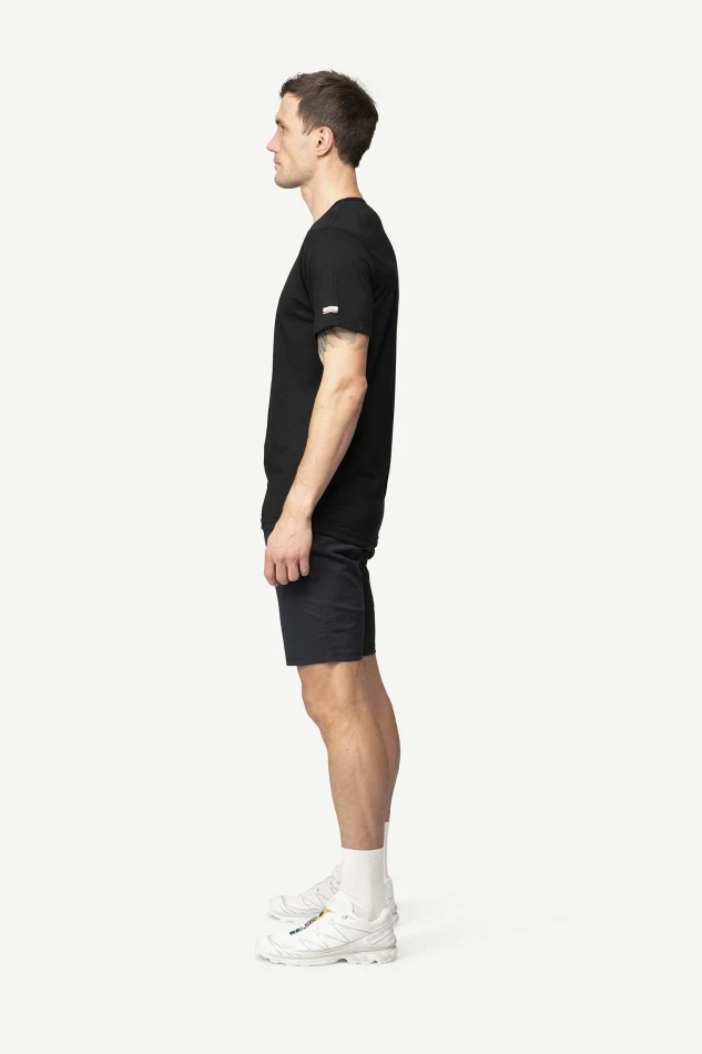 Devold Breeze Plus Merino 200 T-Shirt MAN, kolor: Black - prezentacja na modelu bok