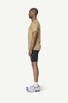Devold Breeze Plus Merino 200 T-Shirt MAN, kolor: Oat - prezentacja na modelu od boku