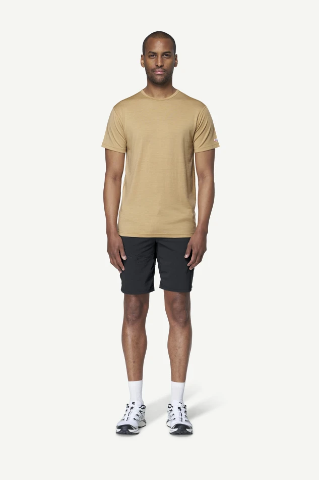 Devold Breeze Plus Merino 200 T-Shirt MAN, kolor: Oat - prezentacja na modelu przód
