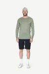 Devold Breeze Plus Merino 200 Shirt MAN, kolor: Fog - prezentacja na modelu - przód