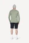 Devold Breeze Plus Merino 200 Shirt MAN, kolor: Fog - prezentacja na modelu - tył