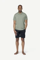 Devold Premium Polo MAN, kolor: Fog - prezentacja na modelu - przód