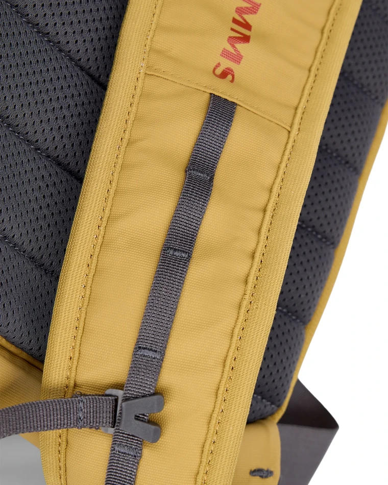 Tributary Sling Pack Bistre – ramię