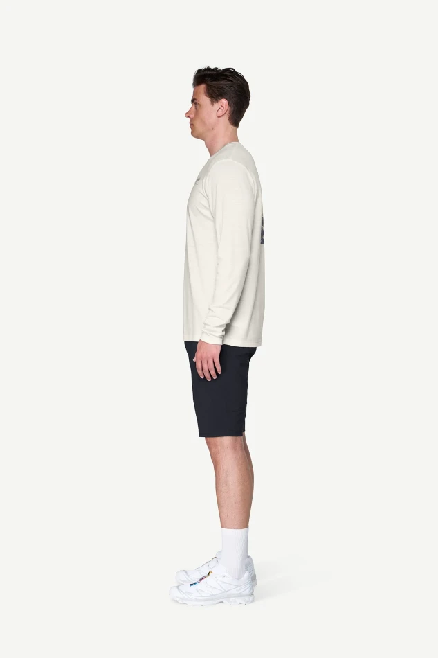 Devold Premium Sailor LS MAN - prezentacja na modelu - bok