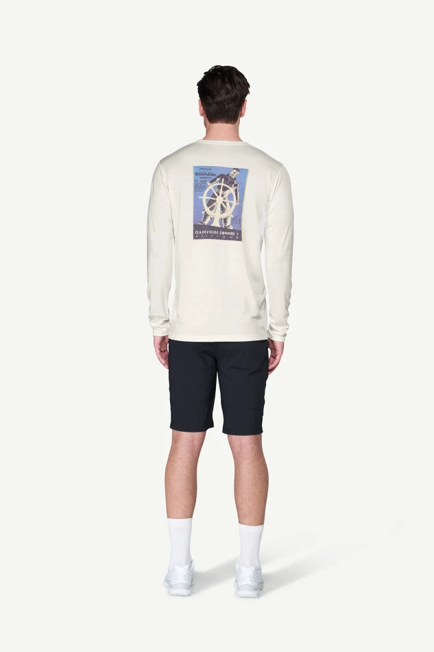 Devold Premium Sailor LS MAN - prezentacja na modelu - tył