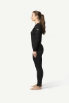 Devold Breeze Plus Merino 200 Shirt WMN, kolor: Black - prezentacja na modelce - bok
