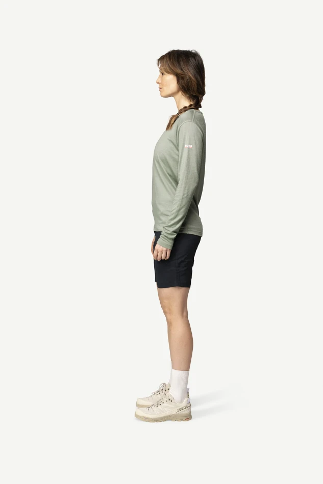 Devold Breeze Plus Merino 200 Shirt WMN, kolor: Fog - prezentacja na modelce - bok