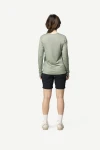 Devold Breeze Plus Merino 200 Shirt WMN, kolor: Fog - prezentacja na modelce - tył