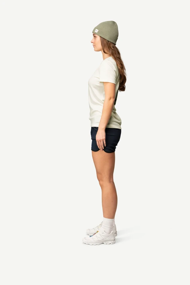 Devold Premium Sailor Tee WMN, kolor: White - prezentacja na modelce - bok