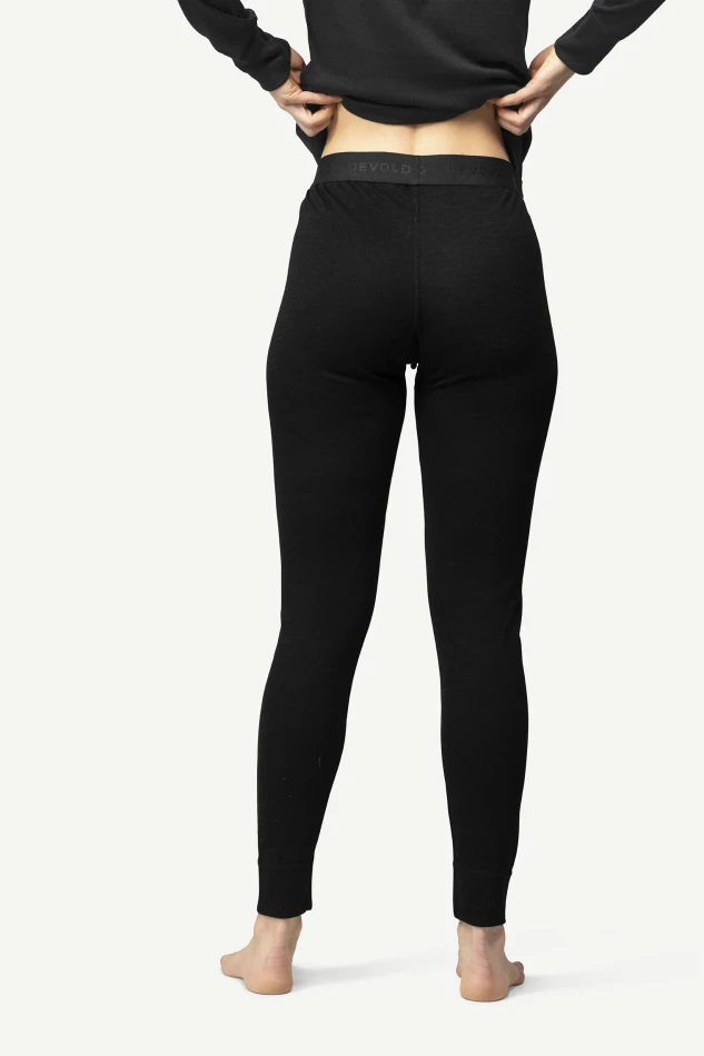 Devold Duo Active Merino 205 Longs WMN, kolor: Black - prezentacja na modelce - tył