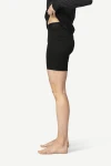 Devold Duo Active Merino 205 Boxer WMN, kolor: Black - prezentacja na modelce - bok