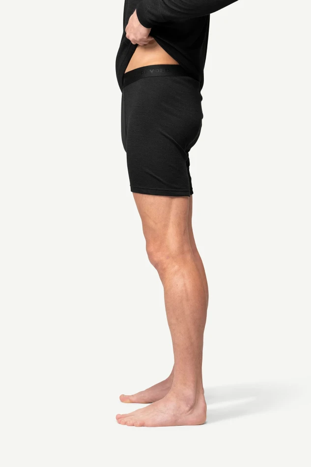 Devold Duo Active Merino 205 Boxer MAN, kolor: Black - prezentacja na modelu - bok