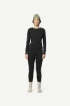 Devold Duo Active Merino 205 Shirt WMN, kolor: Black - prezentacja na modelce - przód