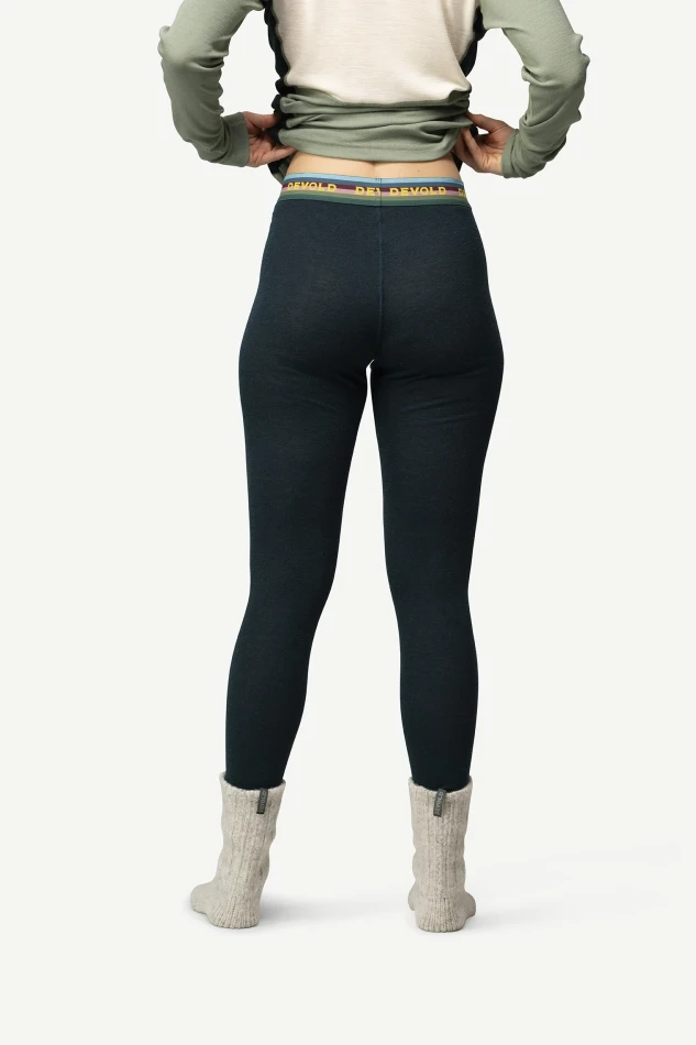 Devold Lauparen Merino 190 Longs WMN, kolor: Ink - prezentacja na modelce - tył
