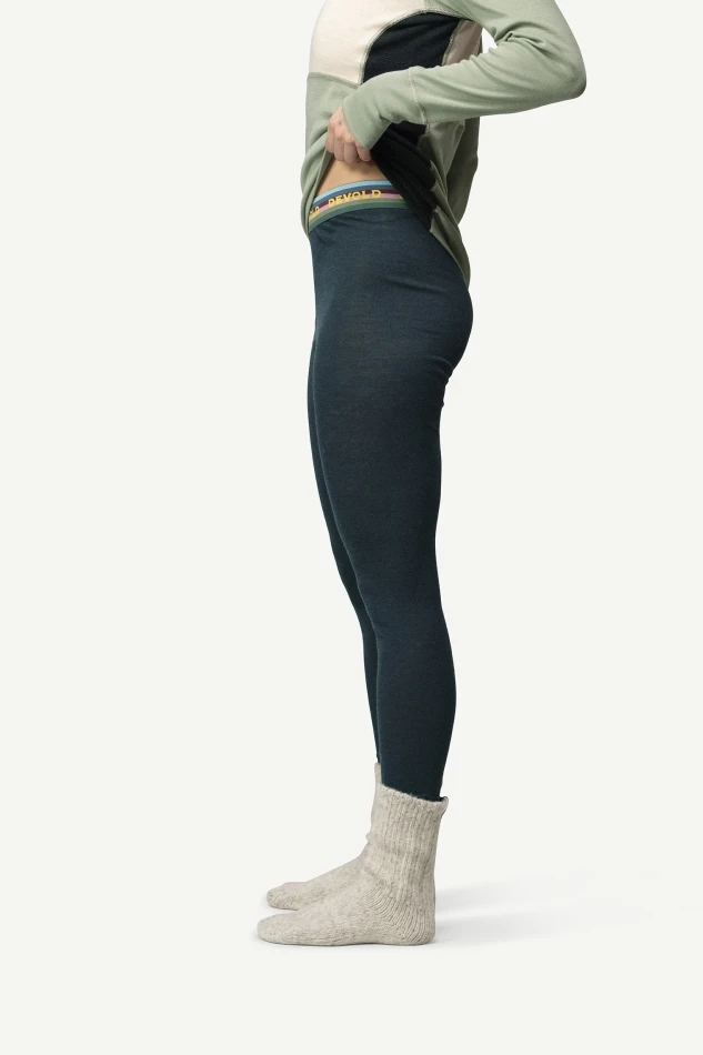 Devold Lauparen Merino 190 Longs WMN, kolor: Ink - prezentacja na modelce - bok