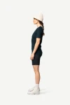 Devold Lauparen Merino 190 Base Tee WMN, kolor: Ink - prezentacja na modelce - bok
