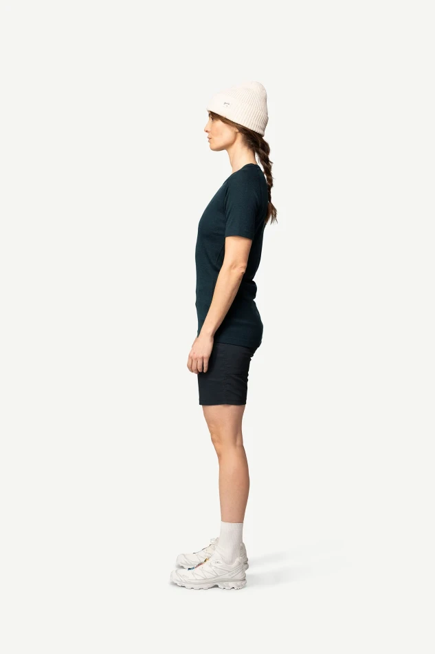 Devold Lauparen Merino 190 Base Tee WMN, kolor: Ink - prezentacja na modelce - bok