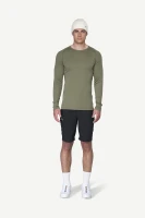 Devold Lauparen Merino 190 Base Shirt MAN, kolor: Lichen - prezentacja na modelu - przód