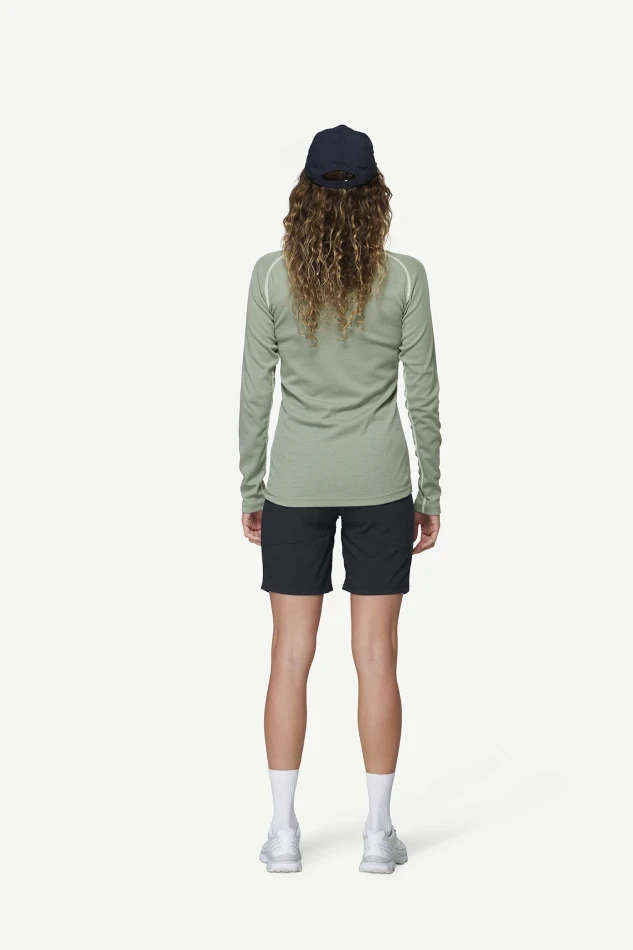 Devold Lauparen Merino 190 Base Shirt WMN, kolor: Fog - prezentacja na modelce - tył