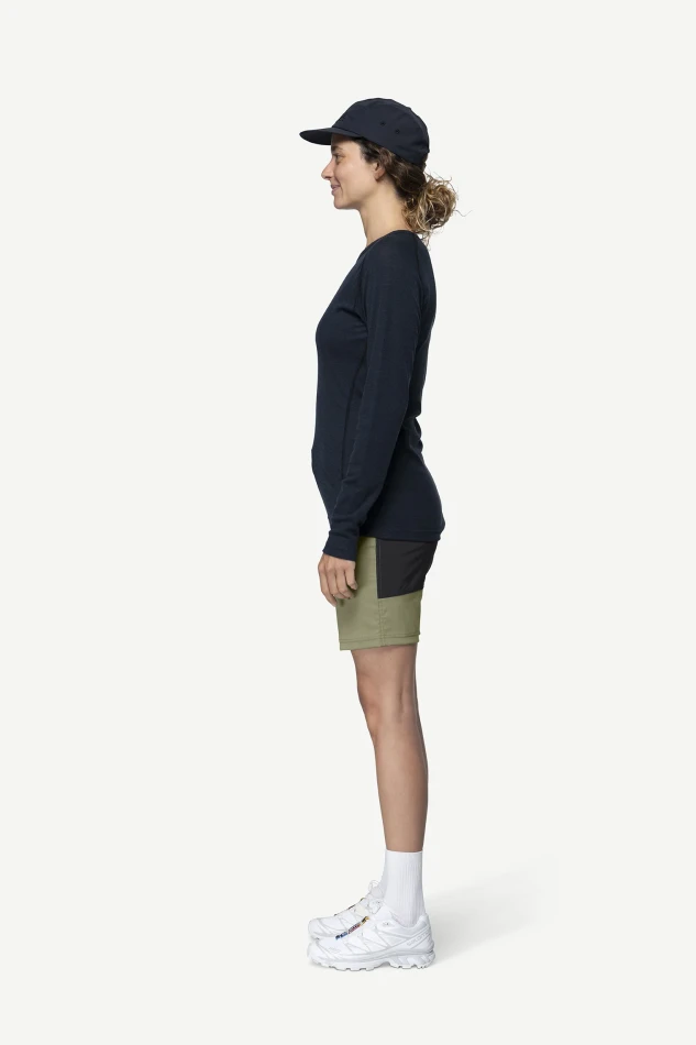 Devold Lauparen Merino 190 Base Shirt WMN, kolor: Ink - prezentacja na modelce - bok
