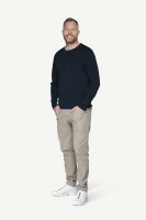 Devold Archive Henley LS, kolor: Ink - prezentacja na modelu - przód