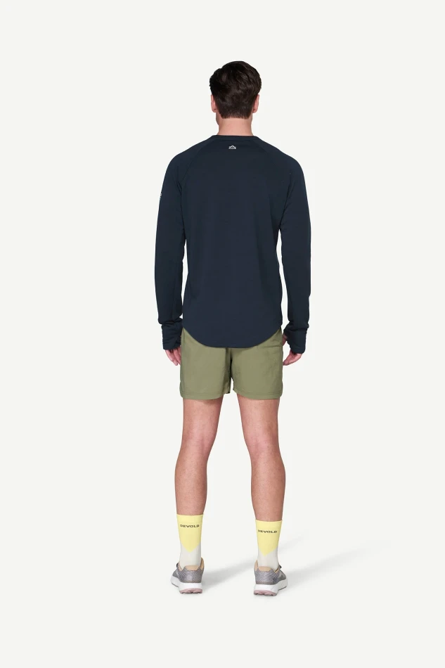 Devold Endurance Merino Crew MAN, kolor: Ink - prezentacja na modelu - tył