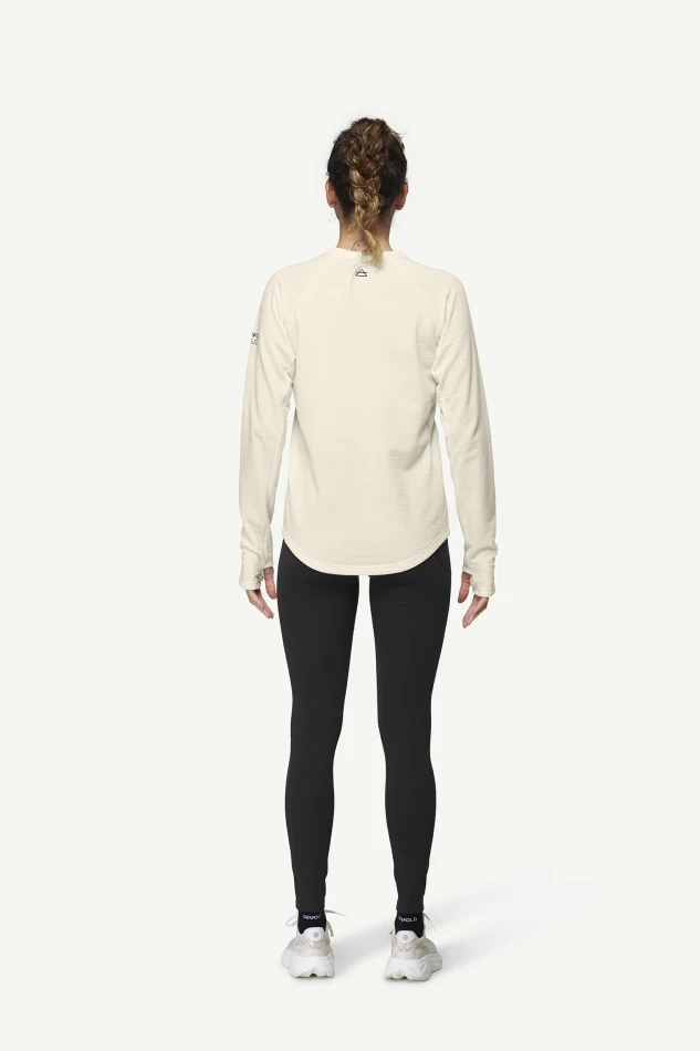 Devold Endurance Merino Crew WMN, kolor: Raw White - prezentacja na modelce - tył