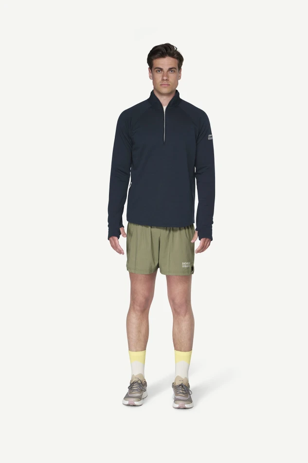 Devold Endurance Merino Zip MAN, kolor: Ink - prezentacja na modelu - przód