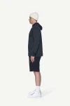 Devold Everyday Hoodie MAN, kolor: Ink - prezentacja na modelu - bok
