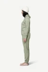 Devold Everyday Hoodie WMN, kolor: Fog - prezentacja na modelce - bok