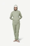 Devold Everyday Hoodie WMN, kolor: Fog - prezentacja na modelce z założony kapturem