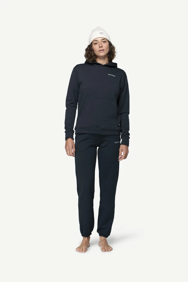 Devold Everyday Hoodie WMN, kolor: Ink - prezentacja na modelce - przód