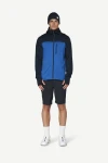 Devold Explorer Merino Hooded Jacket MAN, kolor: Royal/Ink - prezentacja na modelu - przód
