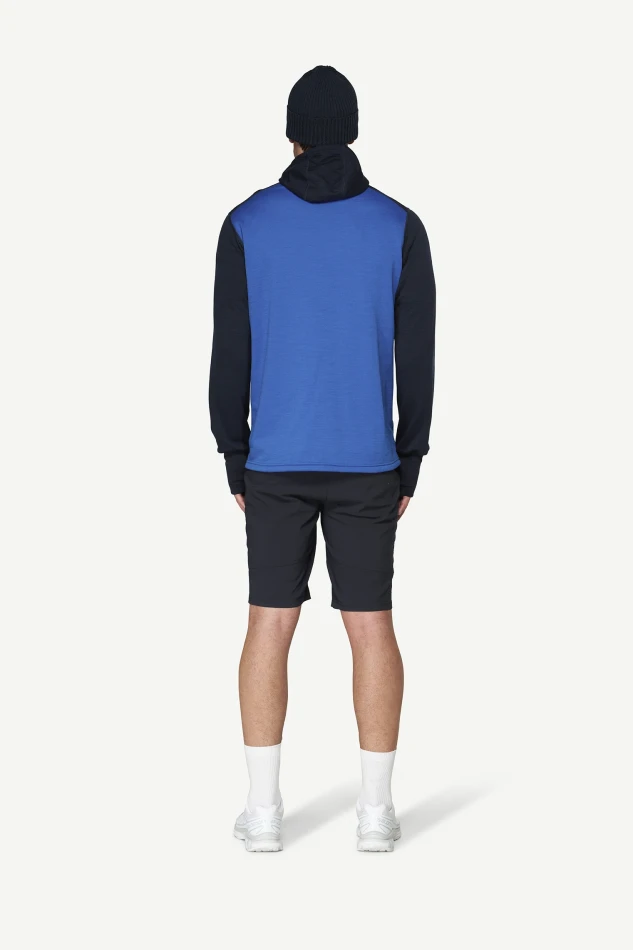 Devold Explorer Merino Hooded Jacket MAN, kolor: Royal/Ink - prezentacja na modelu - tył