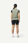Devold Explorer Merino Vest WMN, kolor: Fog/Raw White - prezentacja na modelce - tył