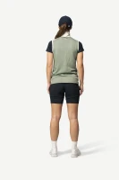 Devold Explorer Merino Vest WMN, kolor: Fog/Raw White - prezentacja na modelce - tył