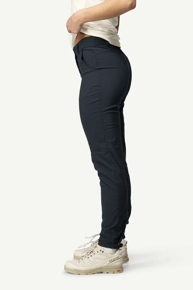 Devold Heroy Merino Pants WMN, kolor: Caviar - prezentacja na modelce - bok