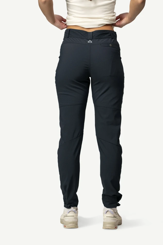 Devold Heroy Merino Pants WMN, kolor: Caviar - prezentacja na modelce - tył