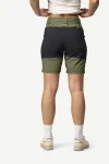 Devold Heroy Merino Shorts WMN, kolor: Lichen - prezentacja na modelce - tył