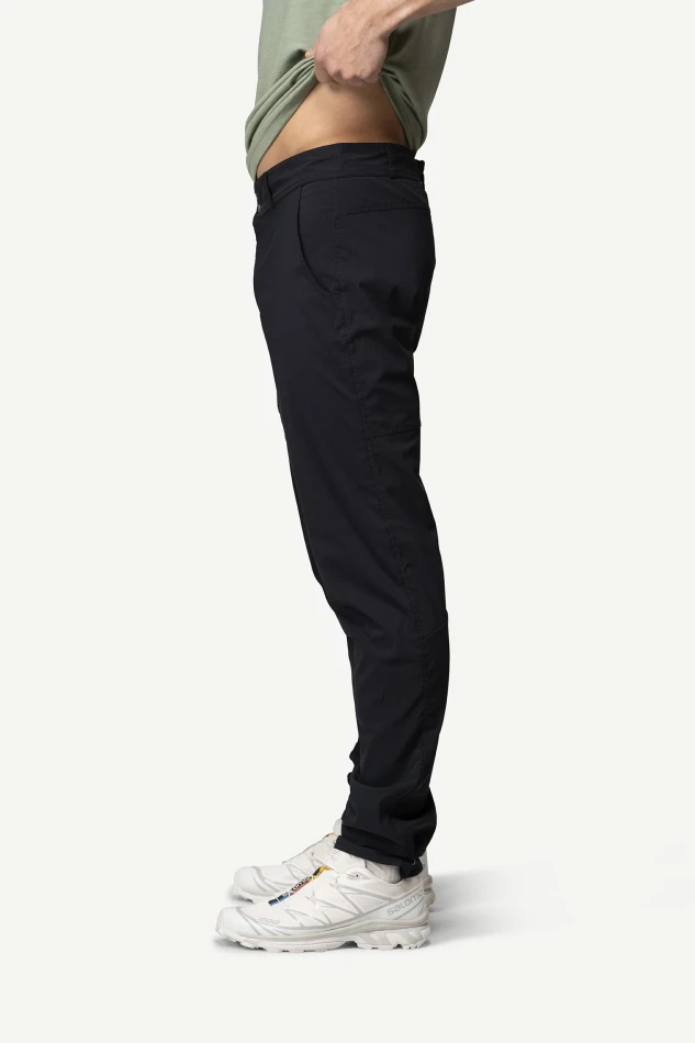 Devold Heroy Merino Pants MAN, kolor: Caviar - prezentacja na modelu - bok