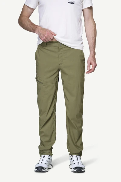 Devold Heroy Merino Pants MAN, kolor: Lichen - prezentacja na modelu - przód