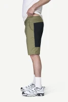 Devold Heroy Merino Shorts MAN, kolor: Lichen - prezentacja na modelu - bok