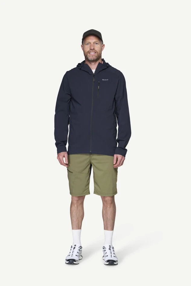 Devold Heroy Merino Shorts MAN, kolor: Lichen - prezentacja na modelu