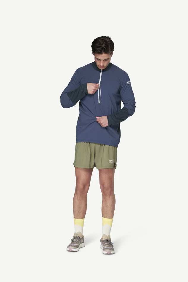Devold Endurance Merino Cover Zip MAN, kolor: Night - prezentacja na modelu