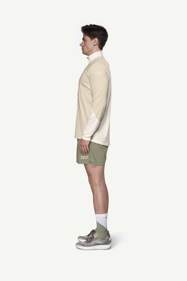 Devold Endurance Merino Cover Zip MAN, kolor: Vintage - prezentacja na modelu - bok
