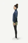 Devold Endurance Merino Cover Zip WMN, kolor: Night - prezentacja na modelce - bok