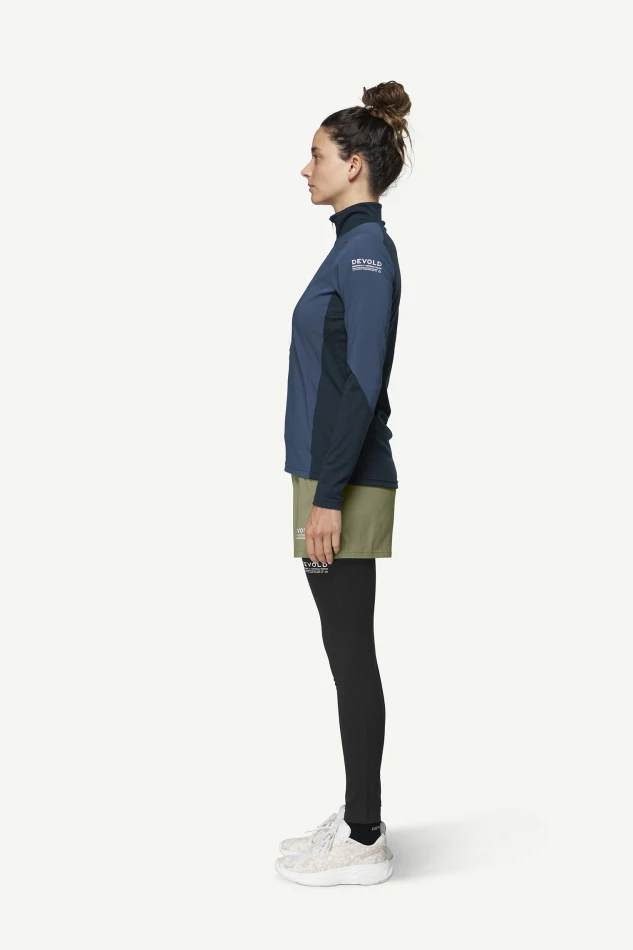 Devold Endurance Merino Cover Zip WMN, kolor: Night - prezentacja na modelce - bok